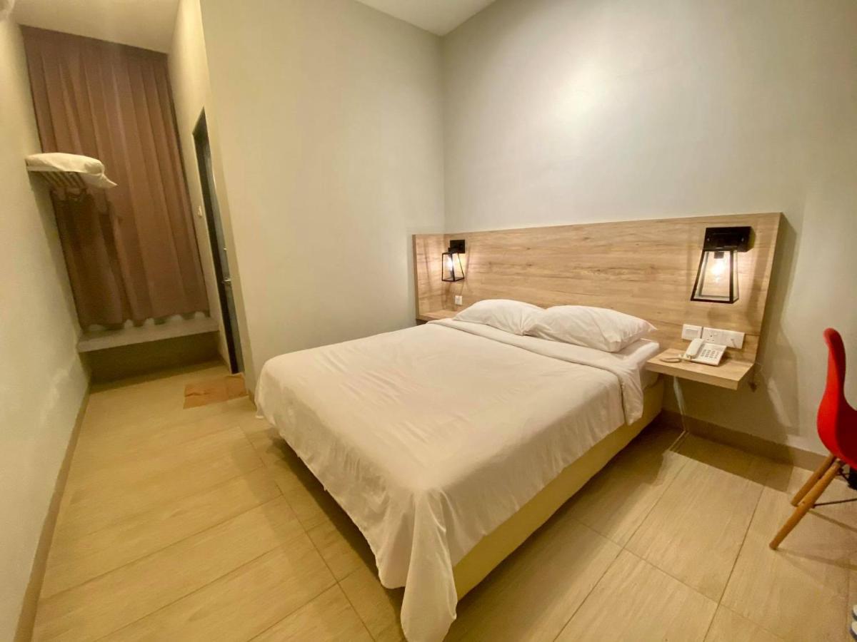 Wan Loong Hotel Pontian Kecil Eksteriør bilde
